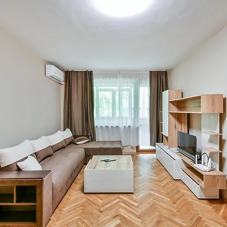 Location 2br - 6 Guests Διαμέρισμα